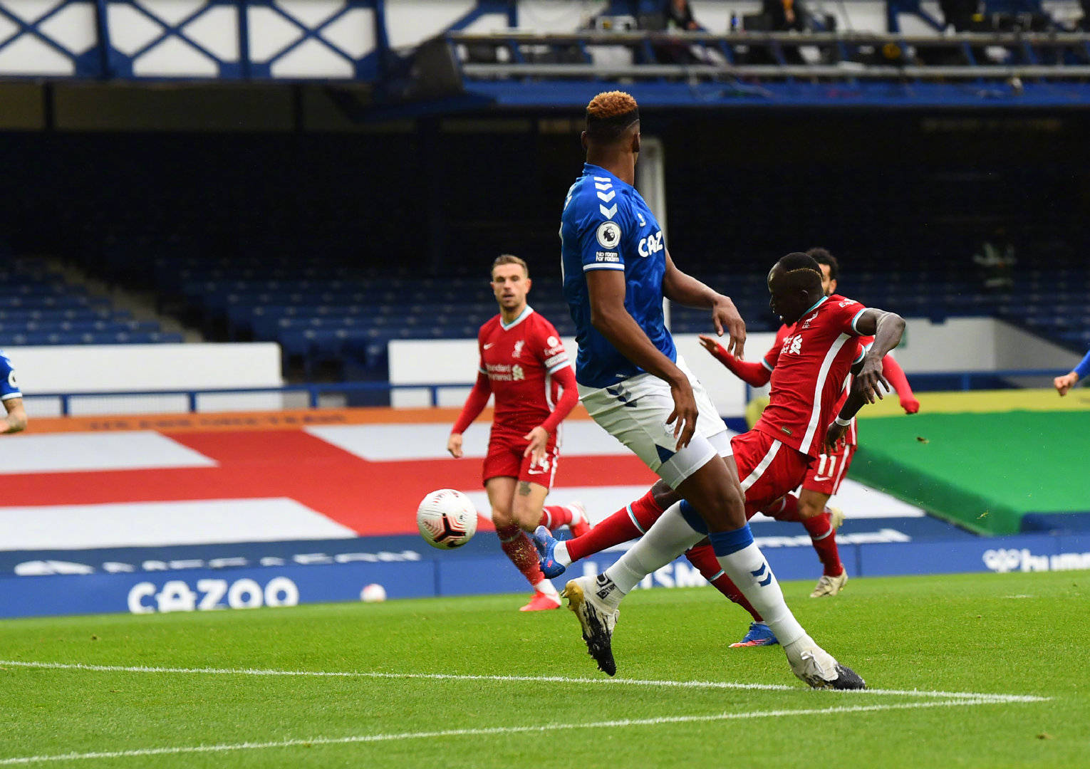 但在射门稳 但在射门稳